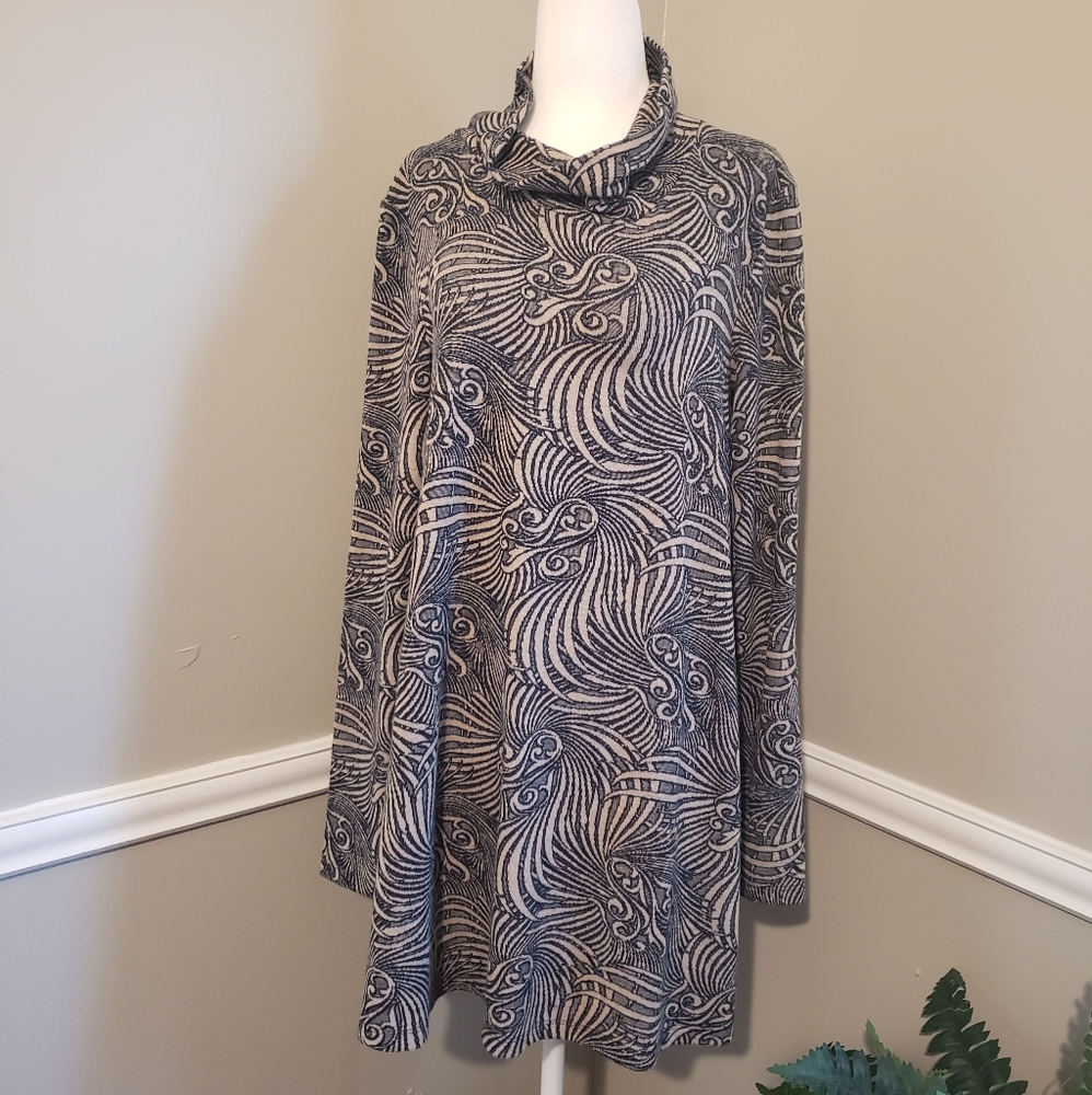 SLE by melin kozan Tunic